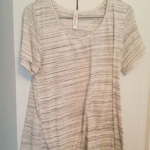 Lularoe Classic tee